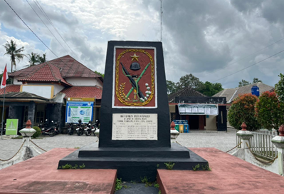 MONUMEN