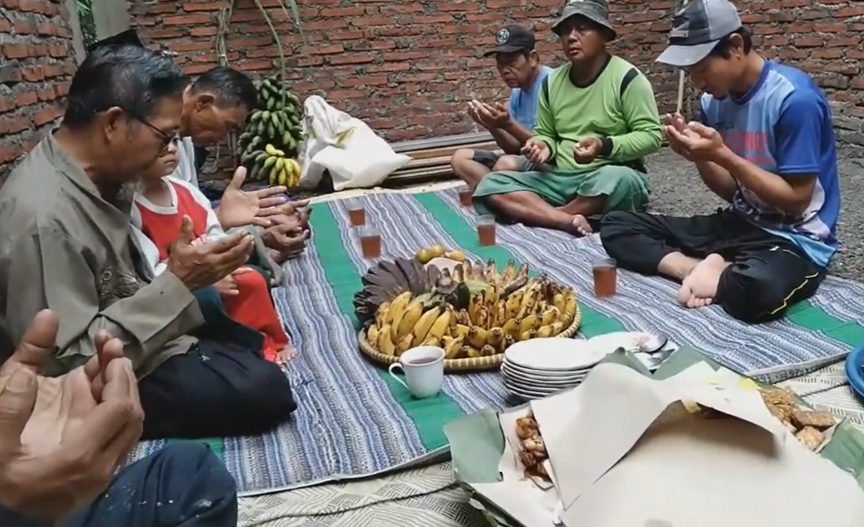 UPACARA BANGUN RUMAH